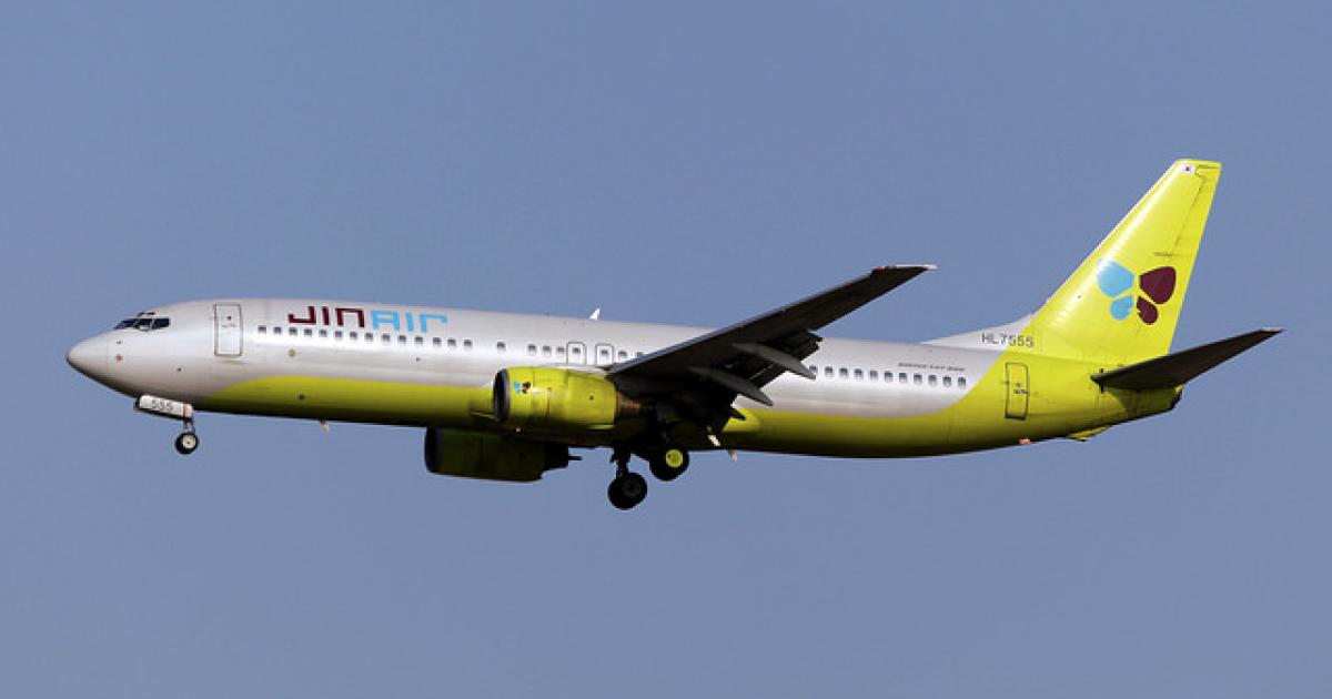 An air leak in one of the doors of a Jin Air Boeing 737-800 during a flight to Busan forced the crew to return to its origin airport in Cebu, in the Philippines. (Photo: Flickr: <a href="http://creativecommons.org/licenses/by-sa/2.0/" target="_blank">Creative Commons (BY-SA)</a> by <a href="http://flickr.com/people/byeangel" target="_blank">byeangel</a>)