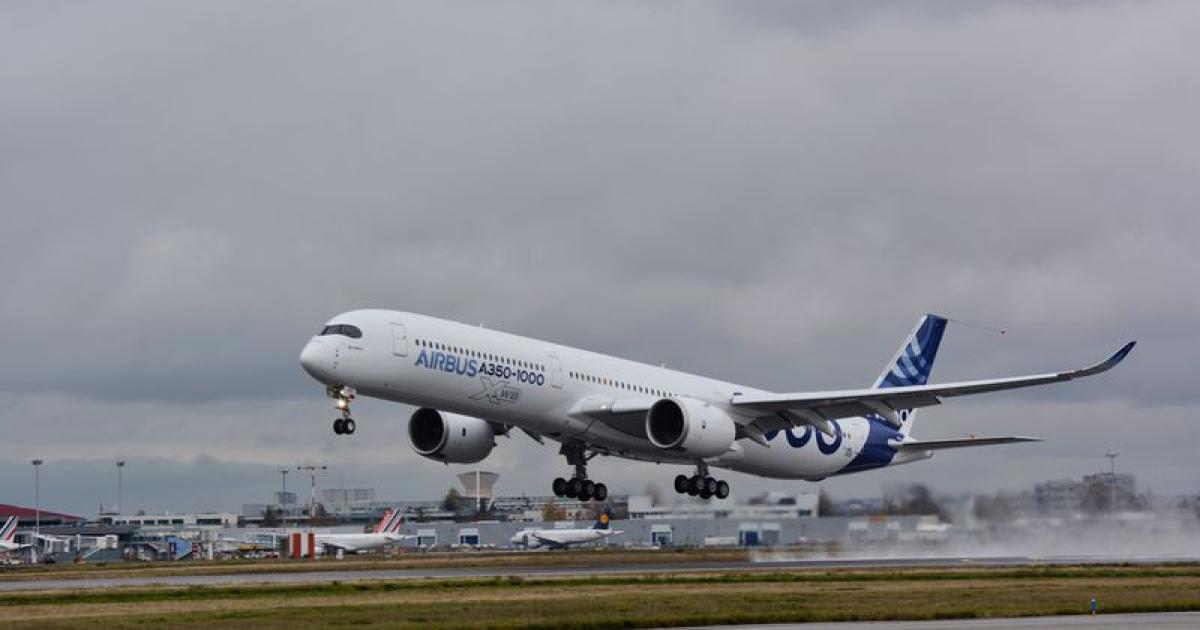 The first Airbus A350-1000 takes off from Toulouse-Blagnac Airport on November 24 at 10:42 am local time. (Photo: Airbus)