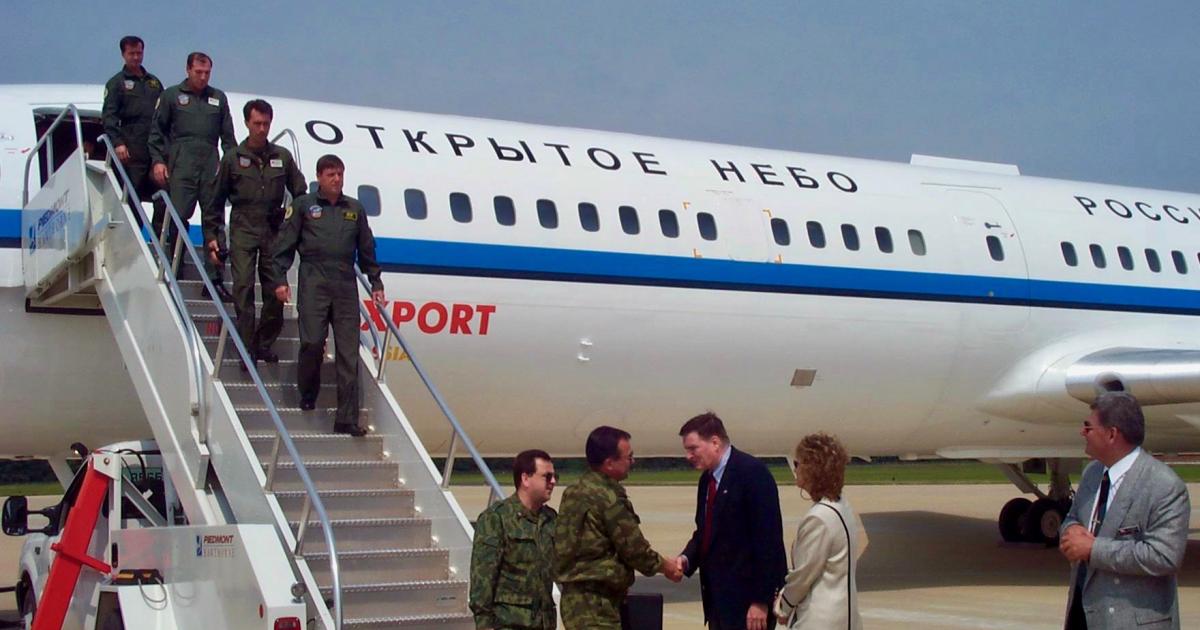 Russian crew exits a Tupolev Tu-154 in the U.S. in July 2000. (Photo: Organization for Security and Cooperation in Europe)