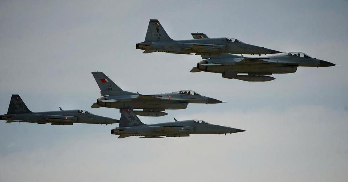 The new F-16V aircraft ordered by the Royal Bahrain Air Force will replace the F-5s, seen here in a mixed formation with two of the first batch of F-16Cs acquired by the RBAF. (Photo: Bahrain International Air Show)
