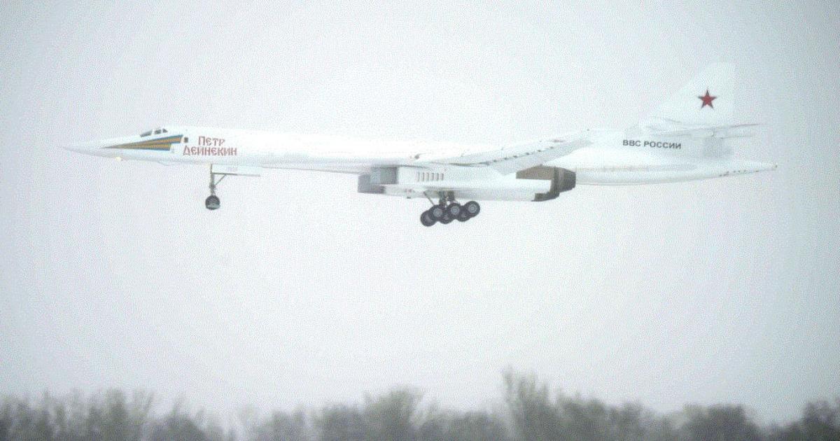 The Tu-160M2 prototype returns to land at Kazan after its maiden flight. (Photo: Russian President’s website)