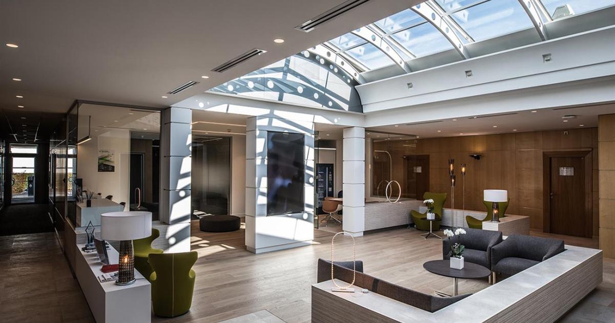A major renovation has been completed at Dassault Falcon Service's FBO Paris Le Bourget. It features an updated passenger lounge, revamped meeting room, and a redesigned crew lounge with bright open spaces, showers, and a private crew rest area. (Photo: Dassault Falcon Service)
