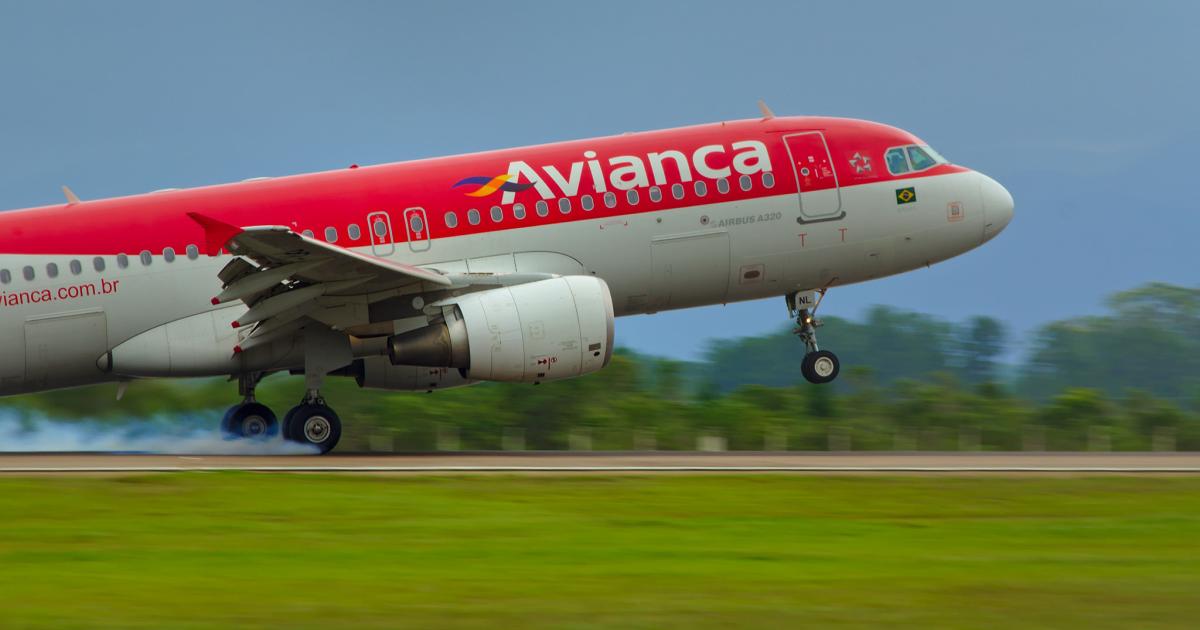 An Avianca Brasil Airbus A320 lands at Hercilio Luz International Airport in Santa Catarina, Brazil. (Photo: Flickr: <a href="http://creativecommons.org/licenses/by-nd/2.0/" target="_blank">Creative Commons (BY-ND)</a> by <a href="http://flickr.com/people/rghisi" target="_blank">rghisi</a>)