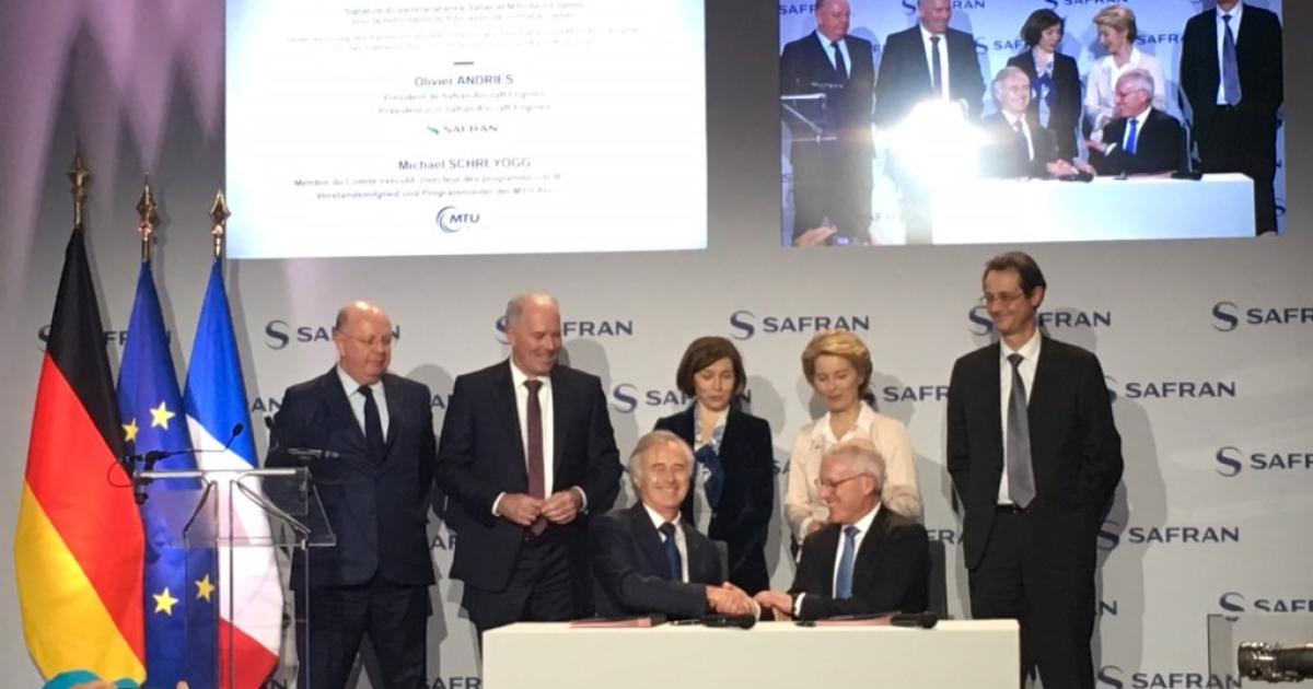 The February 6 agreement between Safran and MTU was signed between the CEOs of the companies (seated), respectively Philippe Petitcolin (left) and Reiner Winkler (right). (photo: Safran)