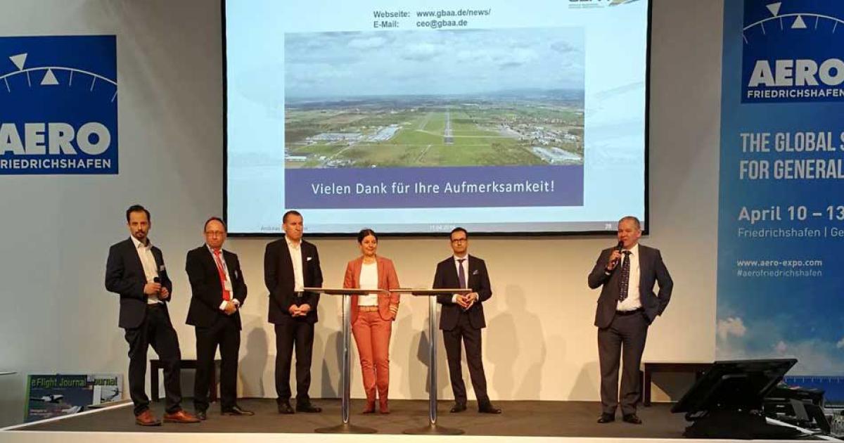 Kai Odenthal (FTI Engineering Network), Gregor Bremer (Atlas Air Service), Bernhard Fragner (GlobeAir), Eva Kluge (Air Alliance Medflight), Andreas Mundsinger (GBAA) and Volker Thomalla (Aerobuzz) at Aero Friedrichshafen.