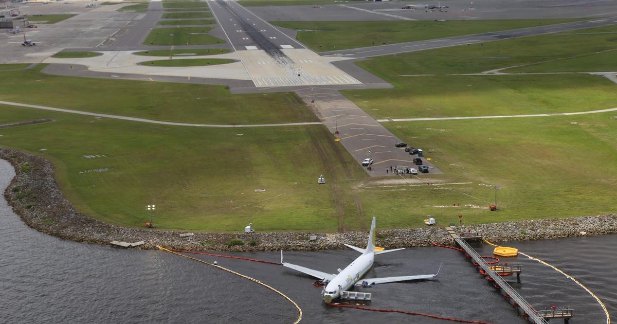 A Miami Air Boeing 737-800 lies in Florida’s St. John’s River following a runway overrun accident May 3 at NAS Jacksonville. (Photo: NTSB)