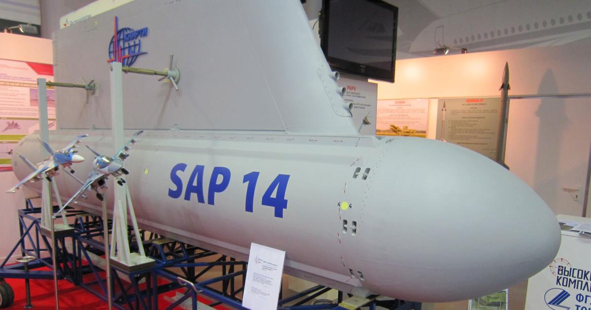 The large SAP 14 jammer is carried on the centerline on an aircraft and serves as an escort jammer for a group of aircraft, capable of creating false thermal images and dipole reflectors. 