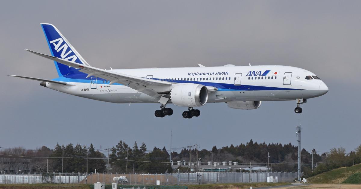 An ANA Boeing 787-8 approaches Tokyo Narita International Airport. (Photo: Flickr: <a href="http://creativecommons.org/licenses/by-sa/2.0/" target="_blank">Creative Commons (BY-SA)</a> by <a href="http://flickr.com/people/ajw1970" target="_blank">Hawkeye UK</a>) 