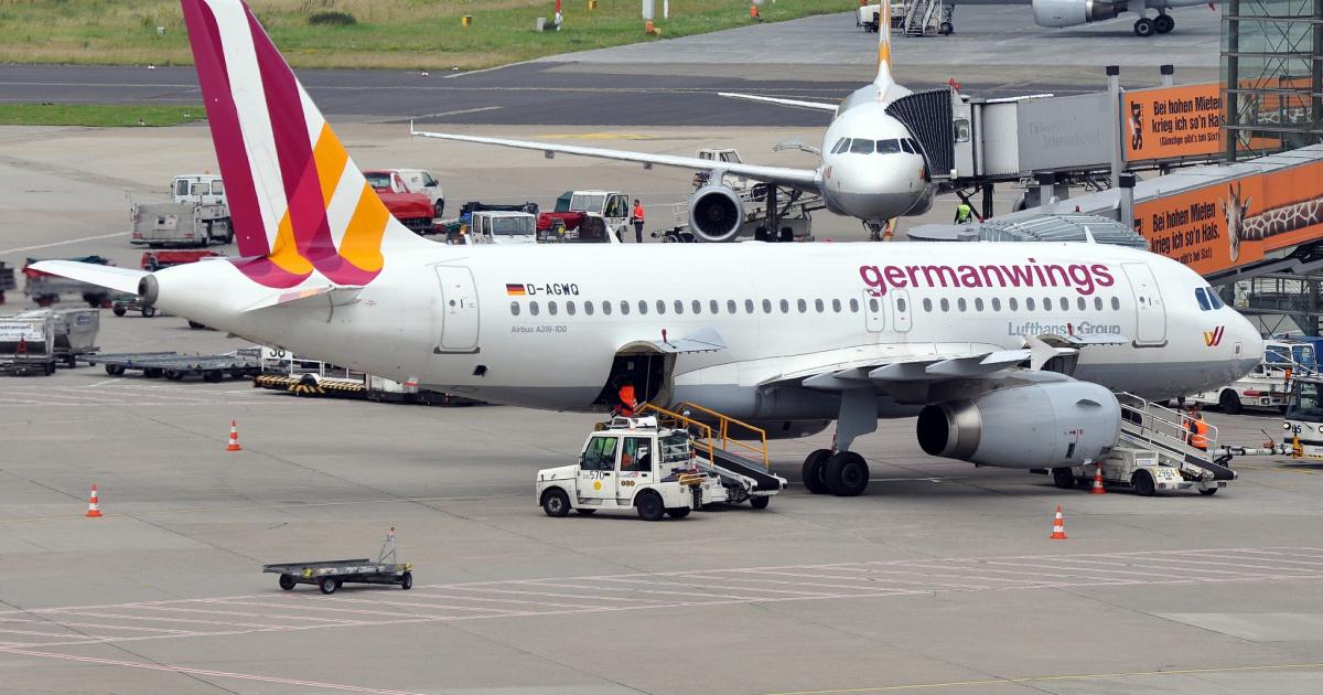 Crews prepare to unload baggage from a Germanwings Airbus A319 at Dusseldorf International Airport. (Photo: Flickr: <a href="http://creativecommons.org/licenses/by-sa/2.0/" target="_blank">Creative Commons (BY-SA)</a> by <a href="http://flickr.com/people/airlines470" target="_blank">airlines470</a>)