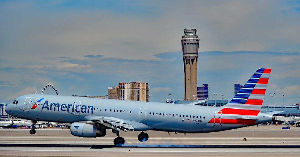 An American Airlines Airbus A321 lands at Las Vegas McCarran International Airport on April 29, 2016. (Photo: Flickr: <a href="http://creativecommons.org/licenses/by-sa/2.0/" target="_blank">Creative Commons (BY-SA)</a> by <a href="http://flickr.com/people/tomasdelcoro" target="_blank">TDelCoro</a>)