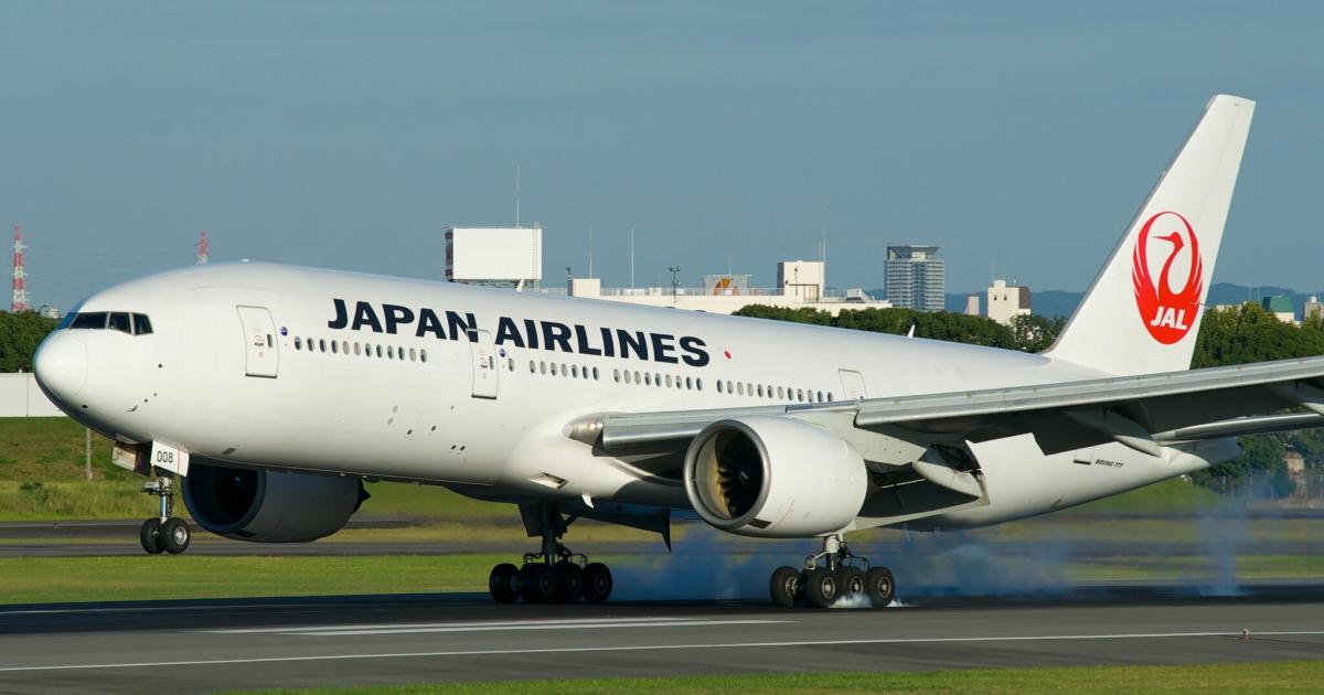 A Japan Airlines Boeing 777-200 lands at Osaka International Airport. All operators of Boeing 777s powered by Pratt & Whitney PW4000-112s have grounded the airplanes in reaction to an inflight engine failure on Saturday. (Photo: Flickr: <a href="http://creativecommons.org/licenses/by-sa/2.0/" target="_blank">Creative Commons (BY-SA)</a> by <a href="http://flickr.com/people/bribri" target="_blank">BriYYZ</a>)