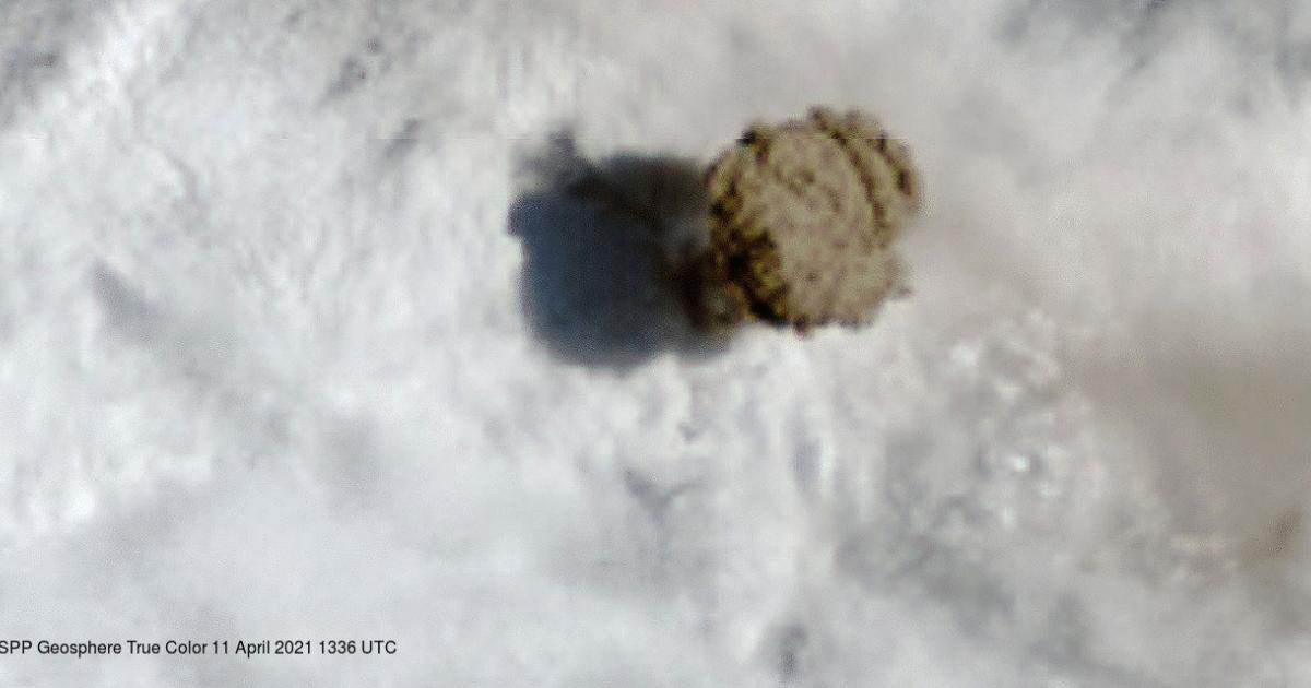 The ash plume from an explosive eruption of Saint Vincent's La Soufrière volcano as seen from NOAA's GOES-16 satellite, on April 11, 2021. The ash, which has reached an altitude of 40,000 feet and has been carried east by prevailing winds, has caused problems in Barbados as well as Saint Vincent and the Grenadines. (Image: NOAA)