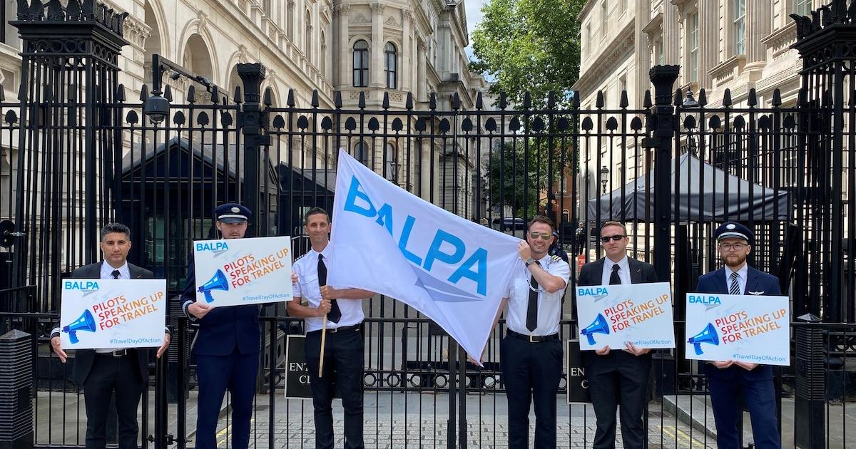 Flight crew from the British Airline Pilots Association protest against UK government Covid travel rules outside the 10 Downing Street residence of Prime Minister Boris Johnson. (Photo: BALPA)