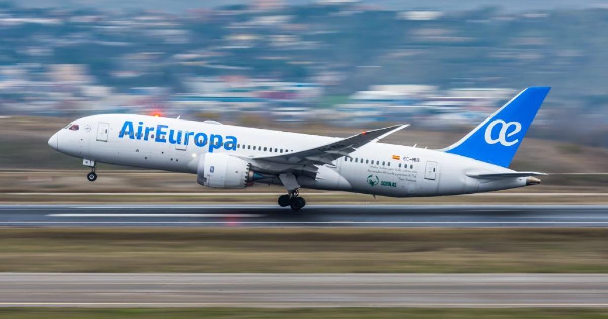 An Air Europa Boeing 737-800 takes off from Mallorca. (Photo: Air Europa)