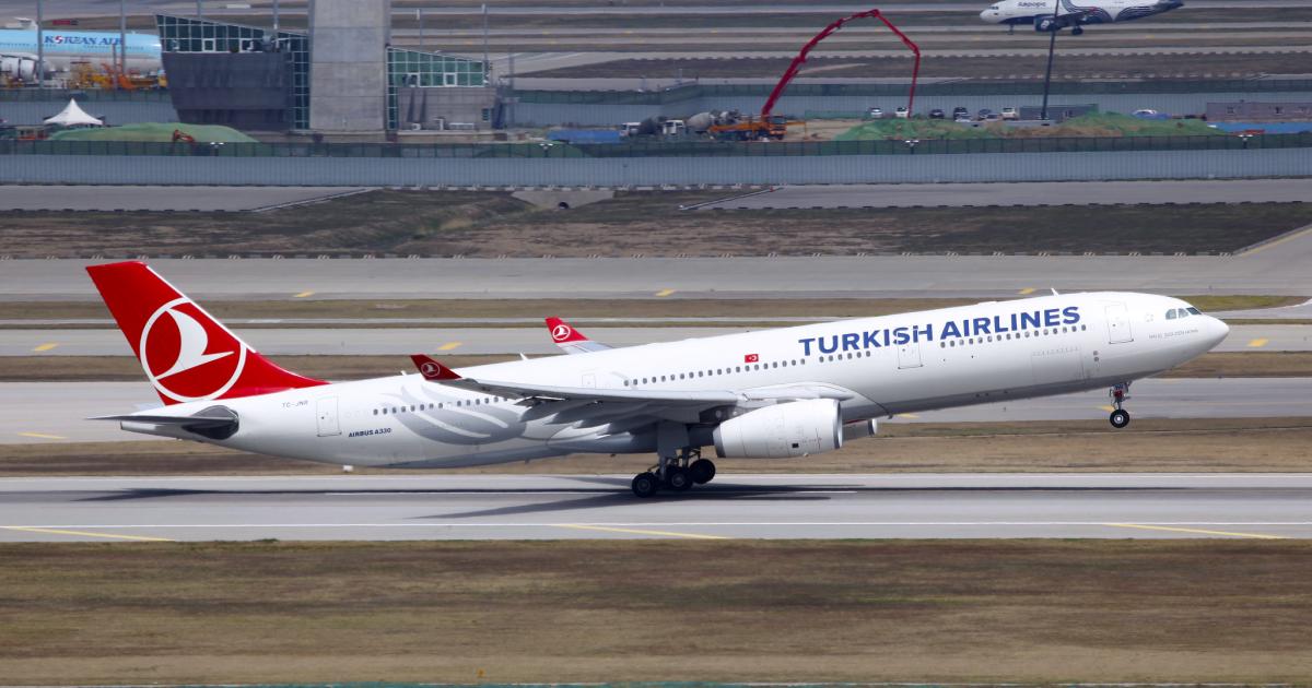 A Turkish Airlines Airbus A330-300 takes off from Seoul Incheon Airport in 2015, Turkey's airlines have increased flights to Russia by 80 percent since the start of the war in Ukraine. (Photo: Flickr: <a href="http://creativecommons.org/licenses/by-sa/2.0/" target="_blank">Creative Commons (BY-SA)</a> by <a href="http://flickr.com/people/byeangel" target="_blank">byeangel</a>)